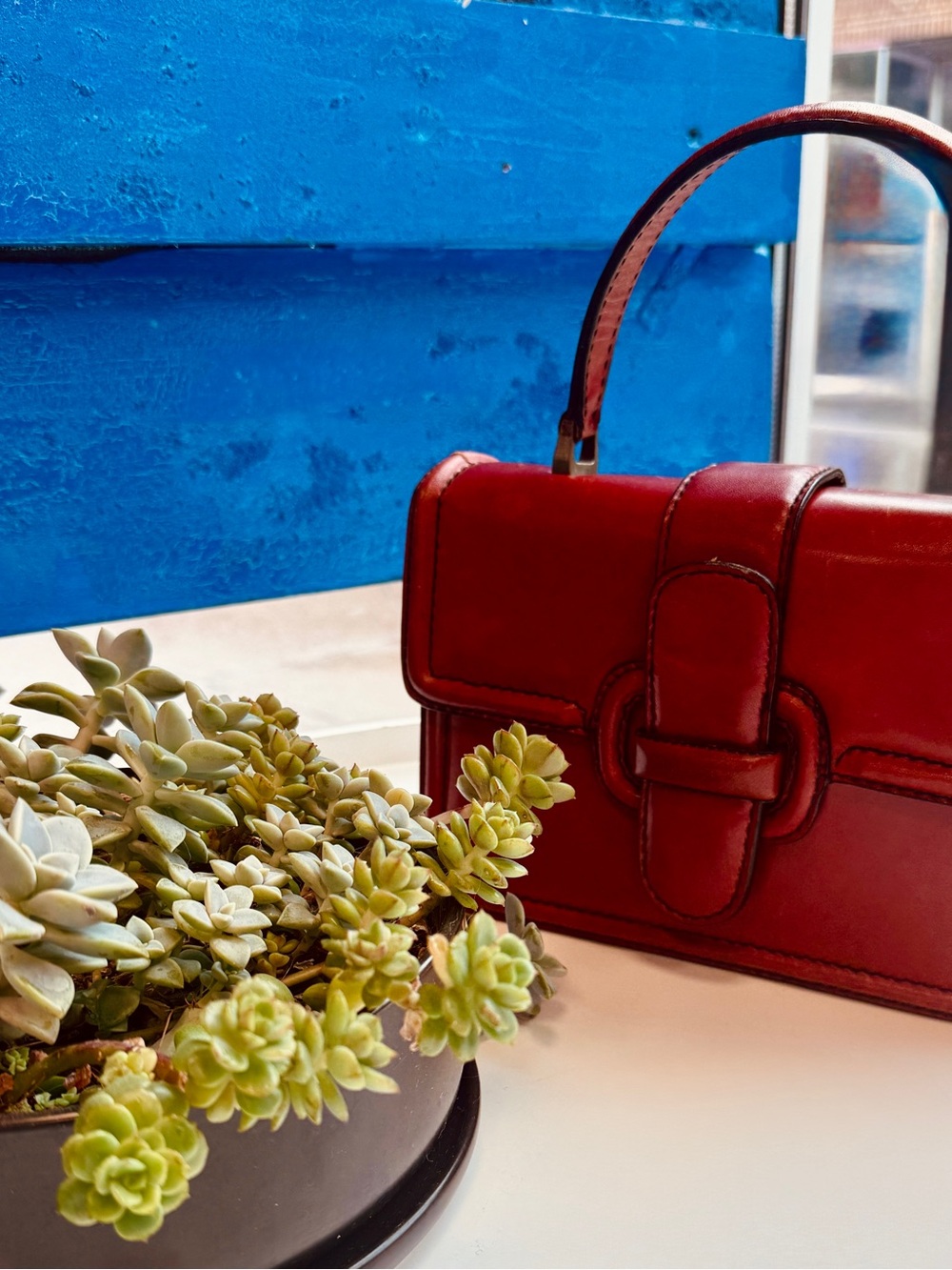 Women’s Vintage Leather Top-Handle Bag